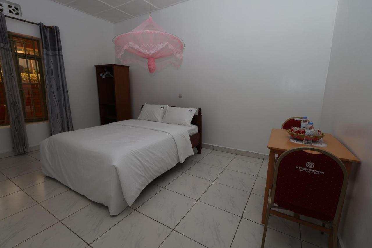 St Etienne Guest House Kigali Bagian luar foto